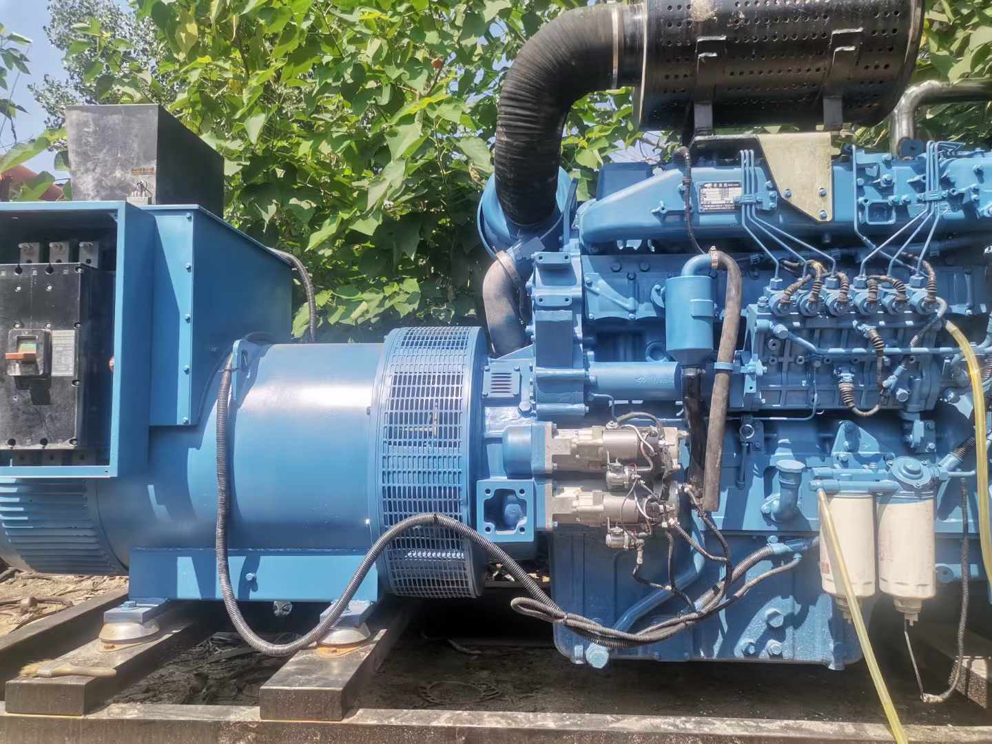 清城详细说明降低 800kW 柴油发电机输出电流波动的方法